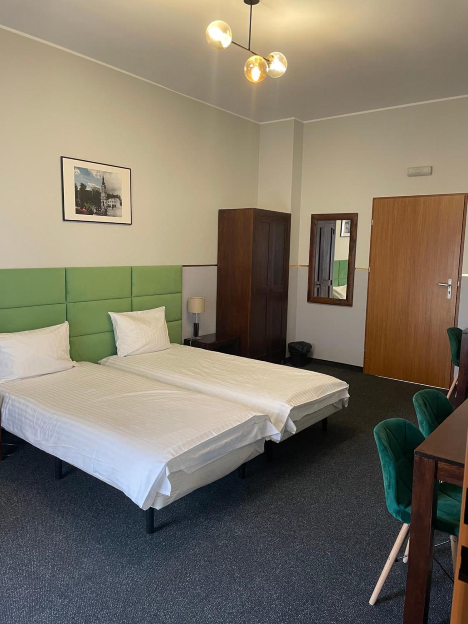 Dom Pracy Tworczej Aparthotel Uniejow Room photo