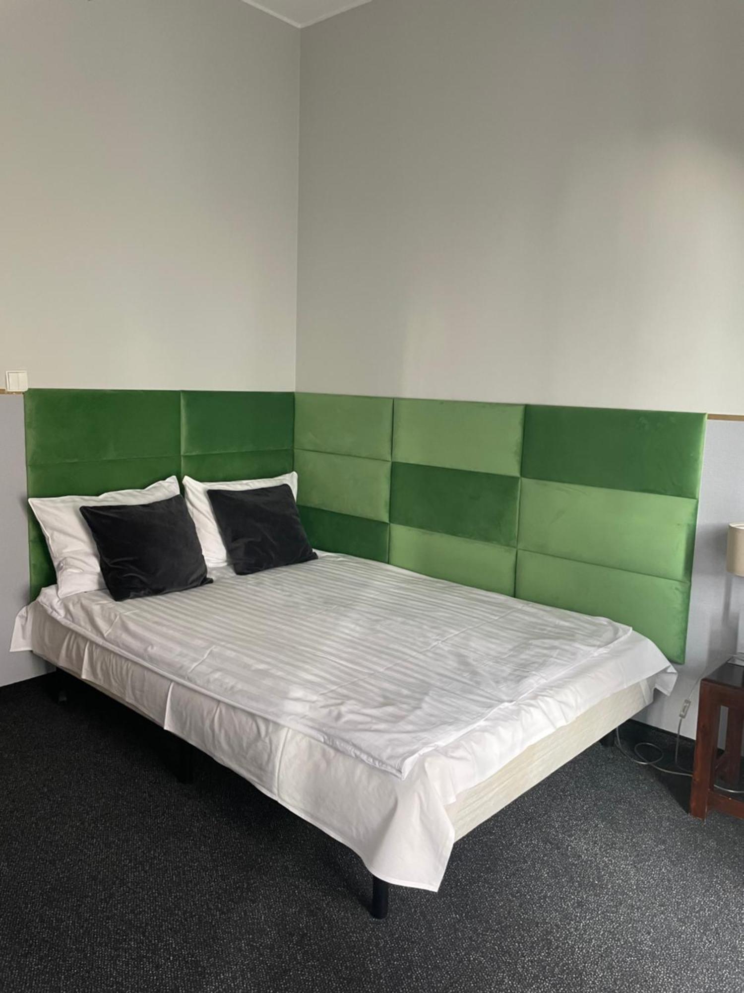 Dom Pracy Tworczej Aparthotel Uniejow Room photo